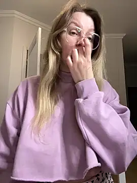 Snapshot of Teya_moon_ chatting on March 30, 5:14 pm Teya moon online show from March 30, 5:14 pm