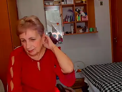 Snapshot of Victoria5643 chatting on December 18, 9:29 pm Victoria5643 online show from December 18, 9:29 pm