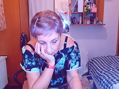 Snapshot of Victoria5643 chatting on February 17, 9:41 pm Victoria5643 online show from February 17, 9:41 pm