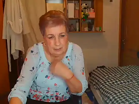 Snapshot of Victoria5643 chatting on February 21, 7:32 pm Victoria5643 online show from February 21, 7:32 pm