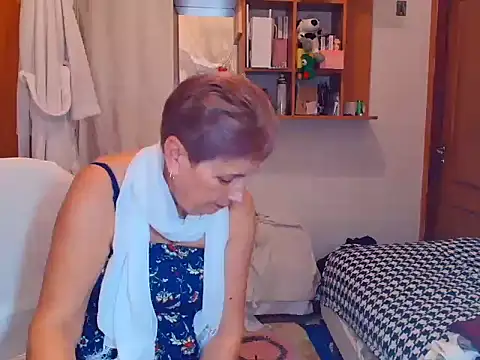 Snapshot of Victoria5643 chatting on February 21, 10:37 pm Victoria5643 online show from February 21, 10:37 pm