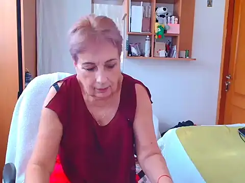 Snapshot of Victoria5643 chatting on February 22, 9:23 am Victoria5643 online show from February 22, 9:23 am