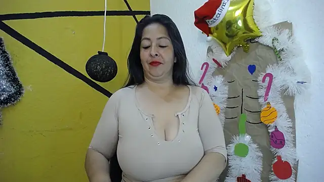 Snapshot of Catalina_JH chatting on December 7, 2:24 pm Catalina JH online show from December 7, 2:24 pm