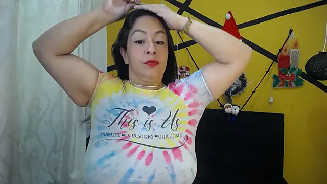 Snapshot of Catalina_JH chatting on December 14, 12:23 pm Catalina JH online show from December 14, 12:23 pm