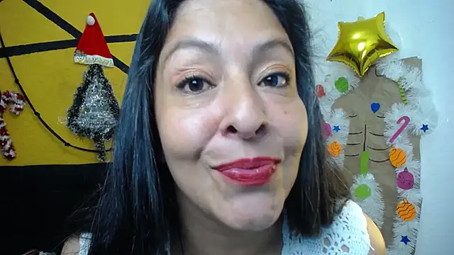 Snapshot of Catalina_JH chatting on December 15, 6:37 pm Catalina JH online show from December 15, 6:37 pm