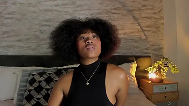 Anneth  M online show from December 5, 7:43 pm