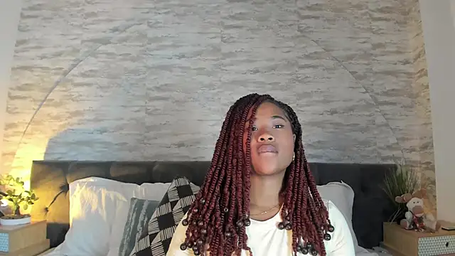 Snapshot of Anneth__M chatting on May 5, 7:33 pm Anneth M online show from May 5, 7:33 pm
