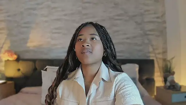 Anneth  M online show from August 1, 8:08 pm