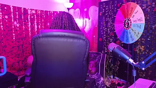 Snapshot of cheriserozequeen chatting on May 21, 1:18 pm cheriserozequeen online show from May 21, 1:18 pm