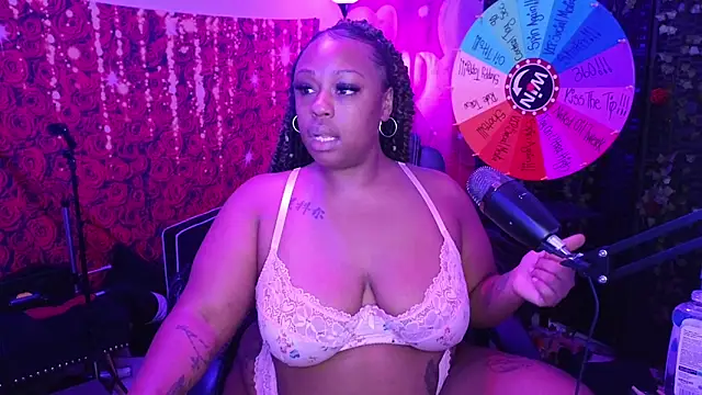 Snapshot of cheriserozequeen chatting on May 27, 2:19 am cheriserozequeen online show from May 27, 2:19 am