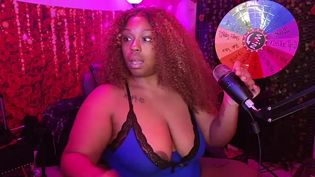 Snapshot of cheriserozequeen chatting on June 5, 2:01 pm cheriserozequeen online show from June 5, 2:01 pm
