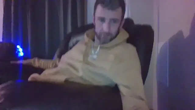 HungStud4You online show from February 18, 8:27 am