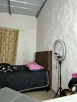 Snapshot of Sofia_Queen17 chatting on July 8, 10:42 am Sofia Queen17 online show from July 8, 10:42 am