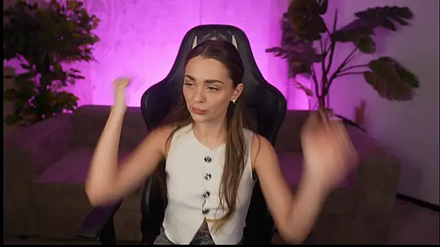 Lana Pulse online show from April 4, 10:29 pm