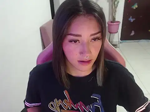 Snapshot of littleangel1_m chatting on July 14, 9:58 am littleangel1 m online show from July 14, 9:58 am