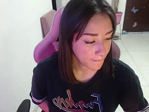 Snapshot of littleangel1_m chatting on July 14, 11:10 pm littleangel1 m online show from July 14, 11:10 pm