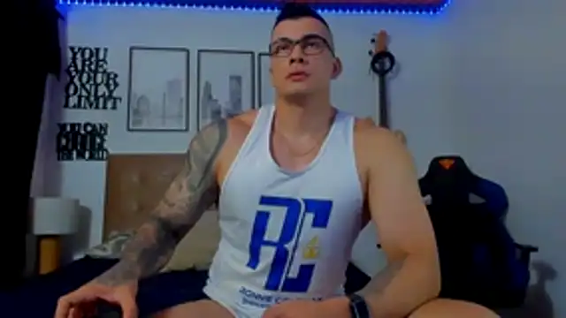 seancarreraa online show from November 6, 5:14 pm