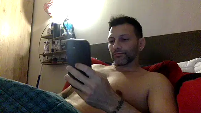 Snapshot of goroasroma90 chatting on April 6, 12:41 am goroasroma90 online show from April 6, 12:41 am