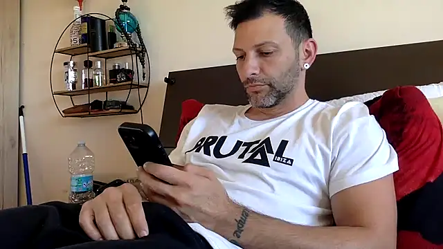 Snapshot of goroasroma90 chatting on April 8, 3:56 pm goroasroma90 online show from April 8, 3:56 pm