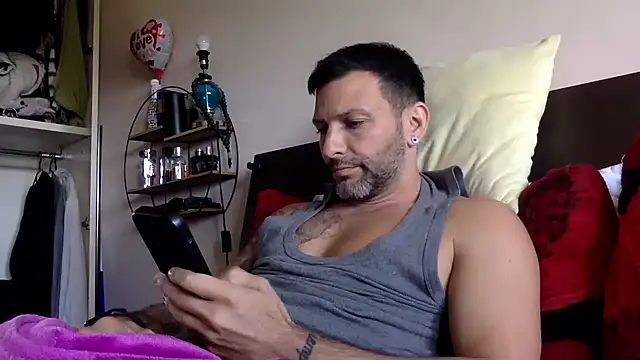 Snapshot of goroasroma90 chatting on April 10, 1:16 pm goroasroma90 online show from April 10, 1:16 pm