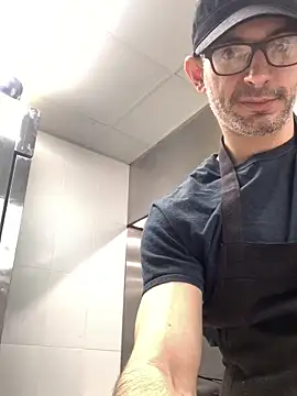 hailzeffn online show from March 17, 5:49 pm