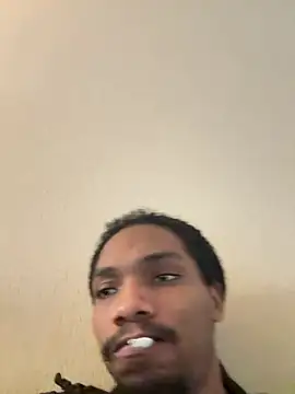 Snapshot of titibread23 chatting on March 26, 10:59 pm titibread23 online show from March 26, 10:59 pm