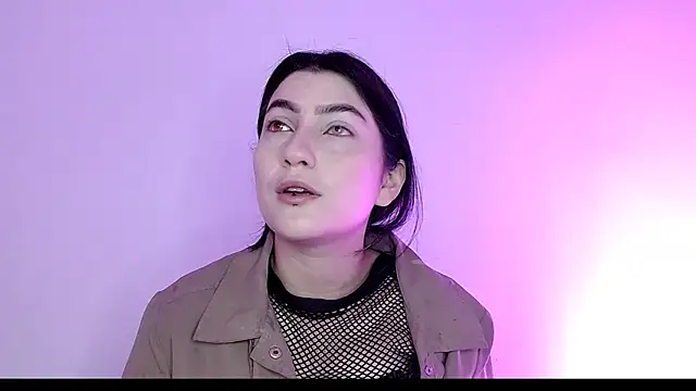 sophy rock online show from December 3, 4:05 pm