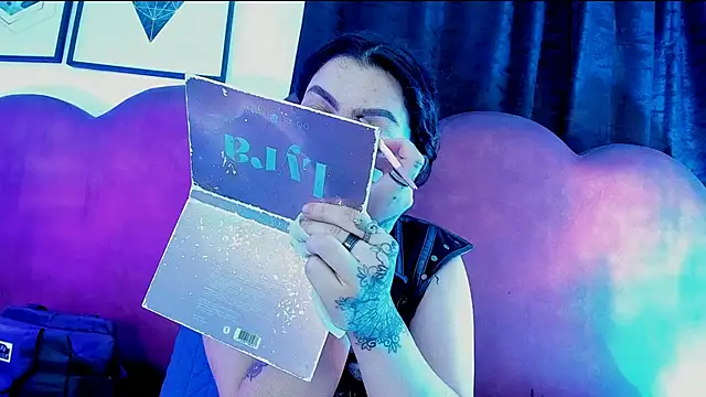 sophy rock online show from June 20, 3:59 pm