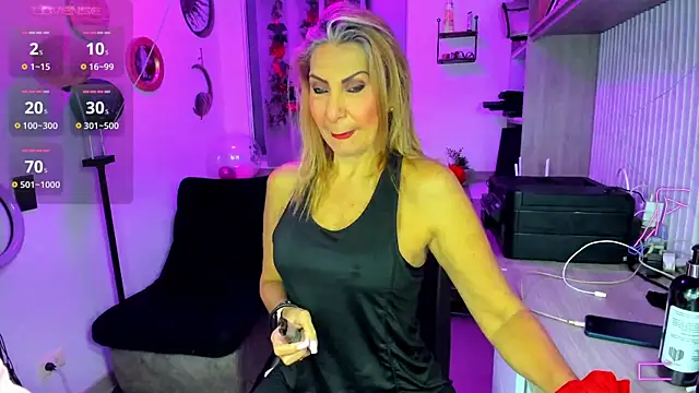  cristal ayala online show from May 15, 12:06 am