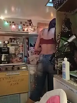 Snapshot of whitetrashdirtyslut chatting on May 19, 1:39 pm whitetrashdirtyslut online show from May 19, 1:39 pm