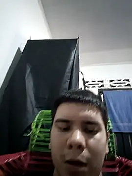 Snapshot of juanalge26 chatting on February 9, 6:12 pm juanalge26 online show from February 9, 6:12 pm