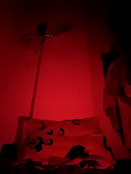 Snapshot of juanalge26 chatting on February 15, 1:35 am juanalge26 online show from February 15, 1:35 am