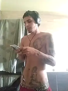 Snapshot of Tattohott chatting on March 21, 2:51 pm Tattohott online show from March 21, 2:51 pm