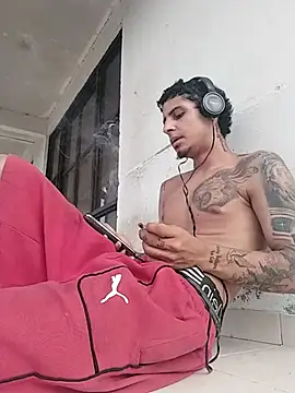 Snapshot of Tattohott chatting on March 21, 9:01 pm Tattohott online show from March 21, 9:01 pm