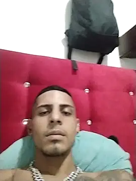 Snapshot of Tattohott chatting on October 10, 11:04 pm Tattohott online show from October 10, 11:04 pm