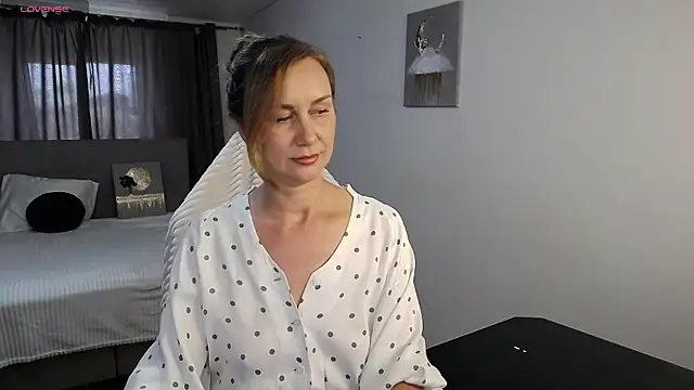 Snapshot of Vanessa_Nowak chatting on May 20, 11:49 am Vanessa Nowak online show from May 20, 11:49 am