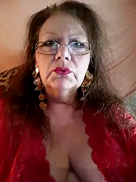 Snapshot of Snezhana chatting on October 6, 3:53 pm Snezhana online show from October 6, 3:53 pm