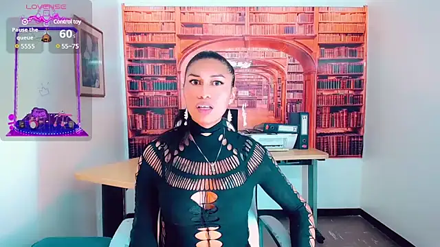 khiara moretti online show from January 27, 7:35 pm