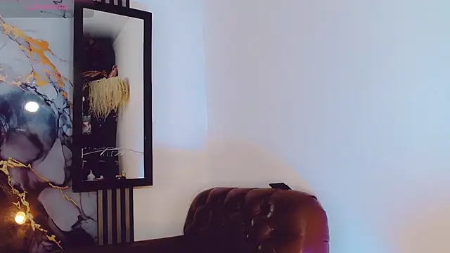 khiara moretti online show from November 10, 11:20 am