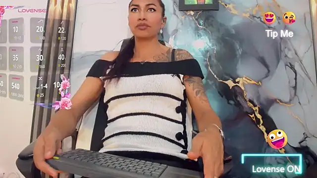 khiara moretti online show from April 24, 11:23 am