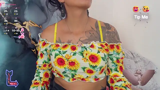 khiara moretti online show from June 1, 11:45 am