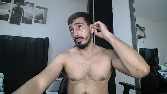 Snapshot of muscle_ares chatting on December 3, 3:00 pm muscle ares online show from December 3, 3:00 pm