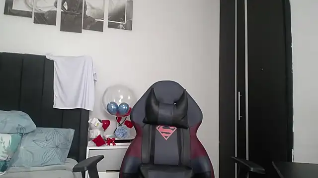 Snapshot of muscle_ares chatting on March 10, 3:41 pm muscle ares online show from March 10, 3:41 pm