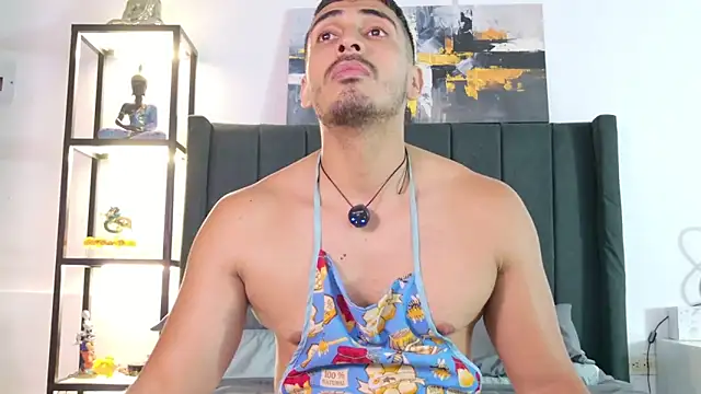 Snapshot of muscle_ares chatting on June 5, 10:37 pm muscle ares online show from June 5, 10:37 pm
