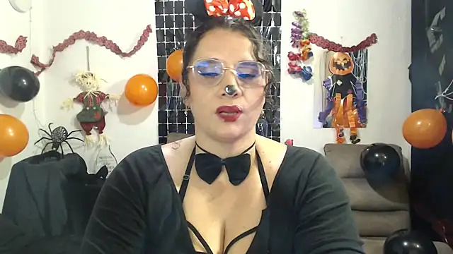 Aleja Gonzales online show from October 30, 4:47 am