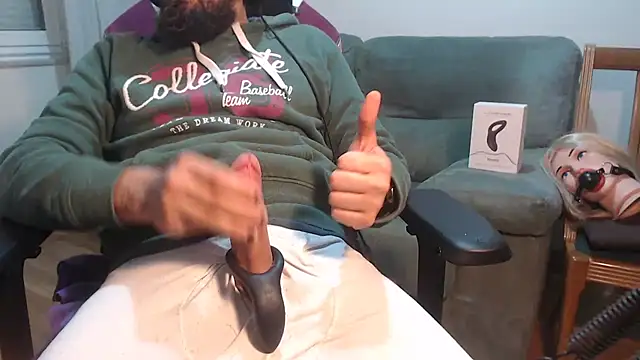 Snapshot of master4subslut chatting on January 5, 2:49 am master4subslut online show from January 5, 2:49 am