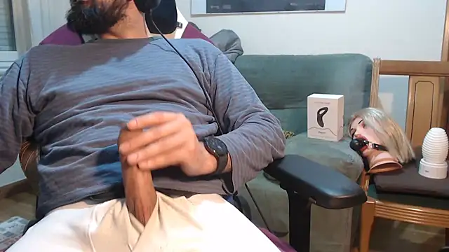 Snapshot of master4subslut chatting on February 9, 10:21 pm master4subslut online show from February 9, 10:21 pm