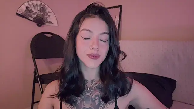 Snapshot of phoenix_xx chatting on July 14, 3:00 am phoenix xx online show from July 14, 3:00 am