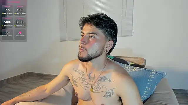 Snapshot of ftmphilip_ chatting on June 4, 11:44 pm ftmphilip online show from June 4, 11:44 pm