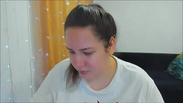 Snapshot of _madalexa_ chatting on October 27, 3:05 pm madalexa online show from October 27, 3:05 pm